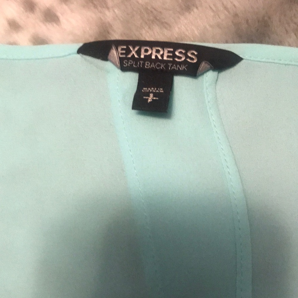 Express Split Back Tank - Picture 3 of 3